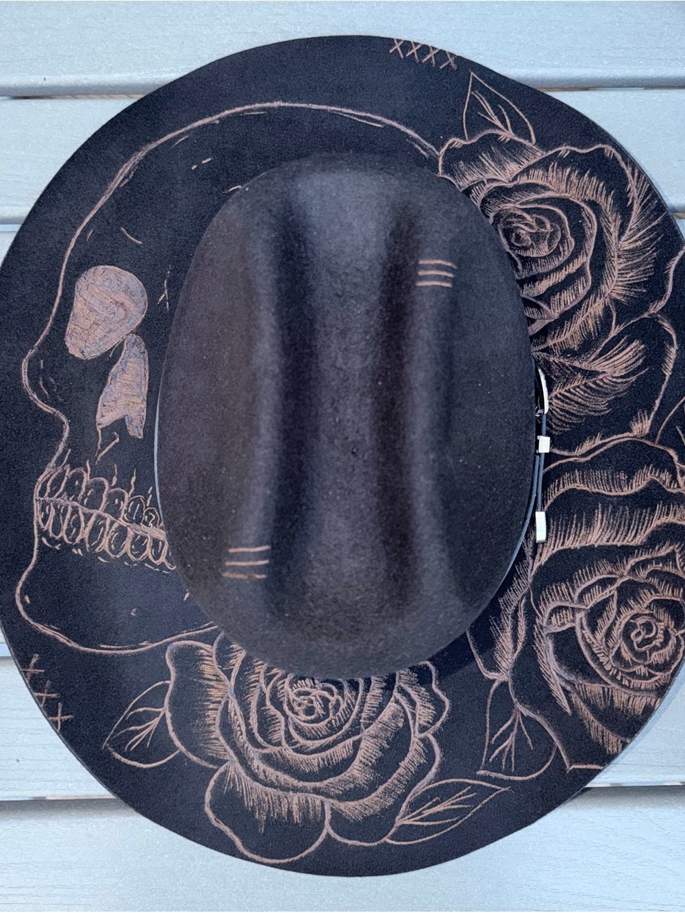 100% wool cowboy Hat with Tan Skull & Rose Engraving